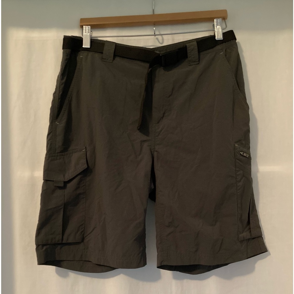Columbia Omni Shade Men’s Gray Shorts. Size 34 Inseam 10. Belted.
